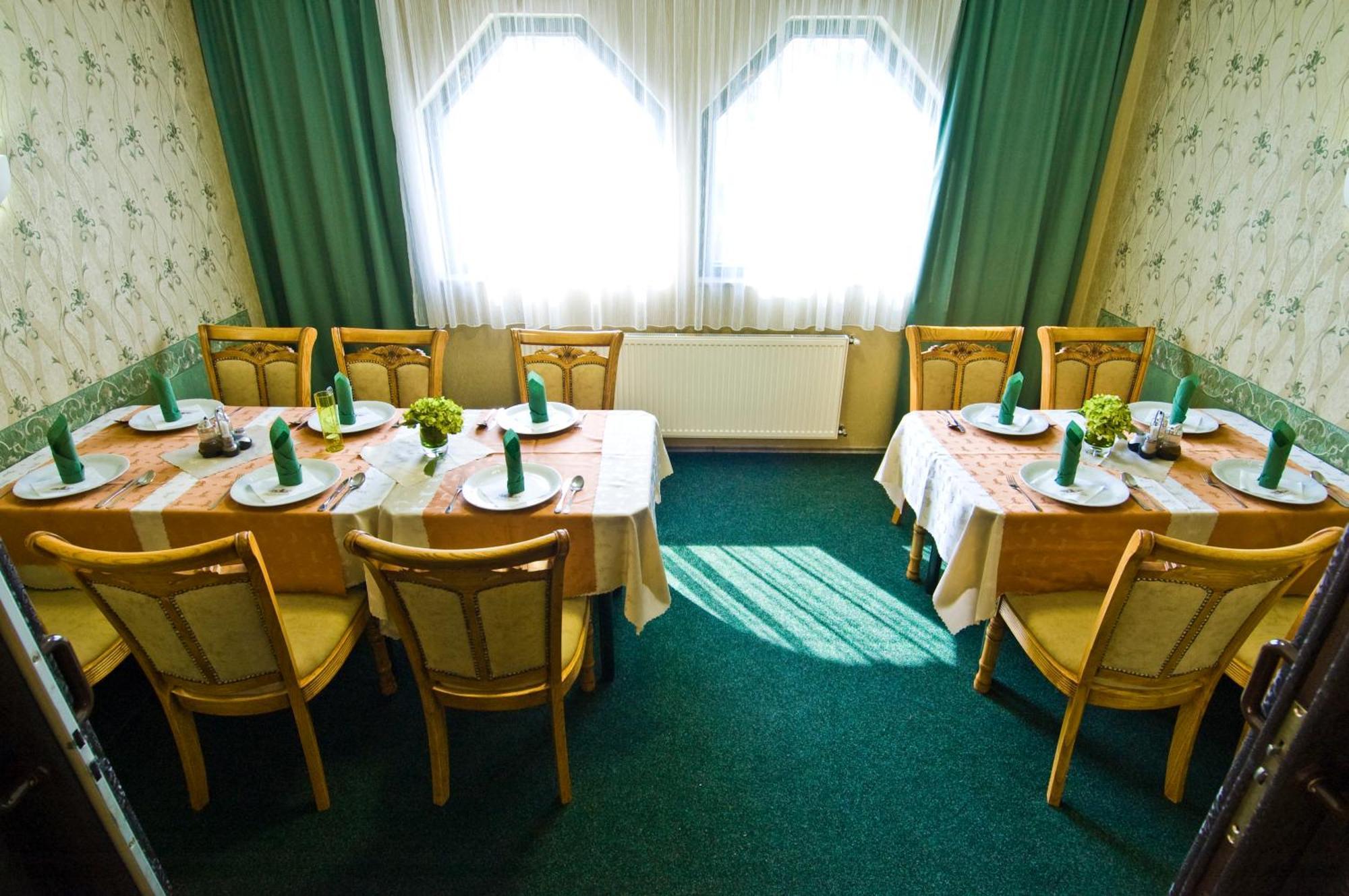 Hotel Relax U Drsu Tábor Exteriör bild