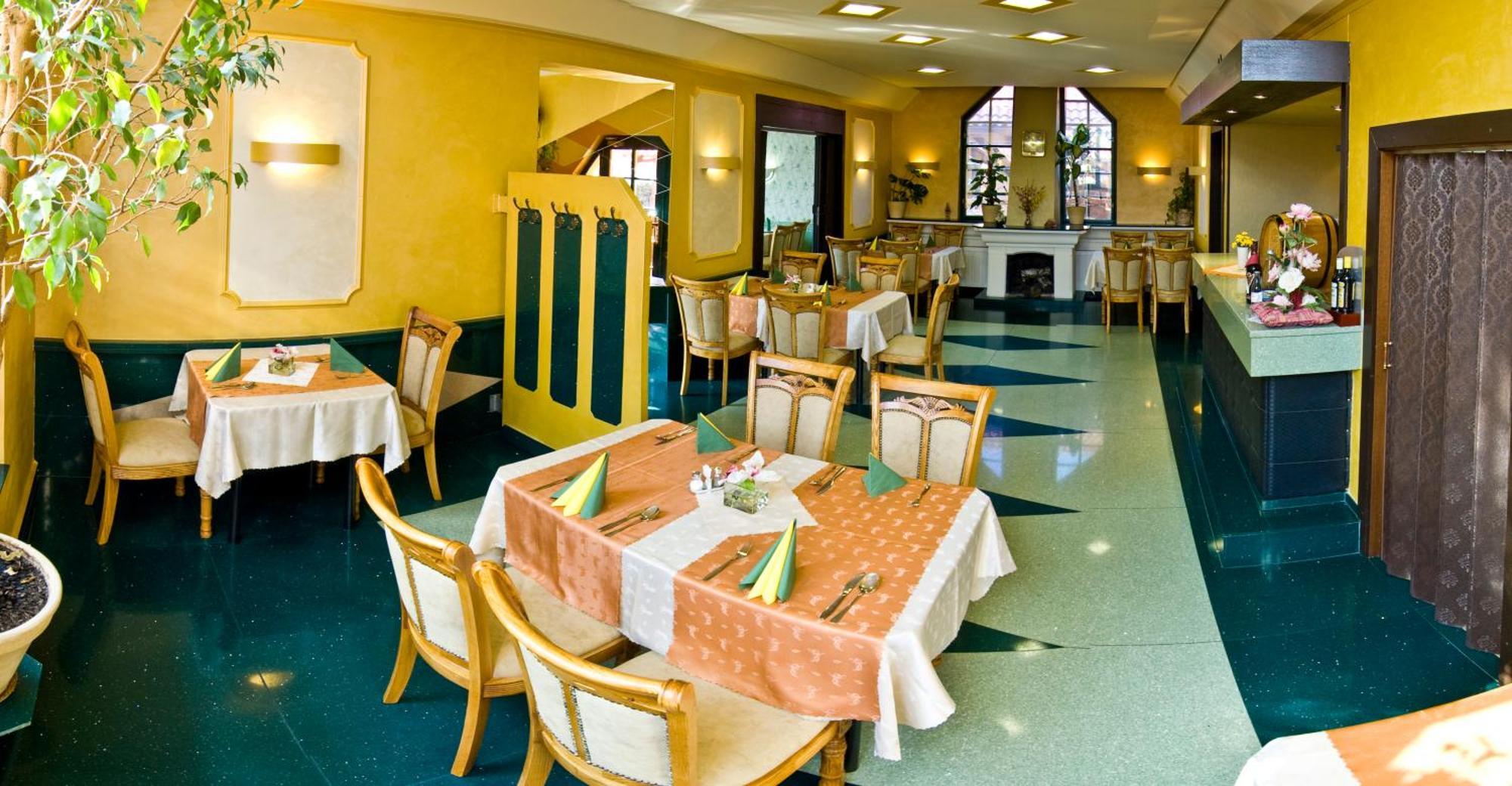 Hotel Relax U Drsu Tábor Exteriör bild